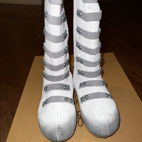 Joyfolie Other - Joyfolie gray two tone boots